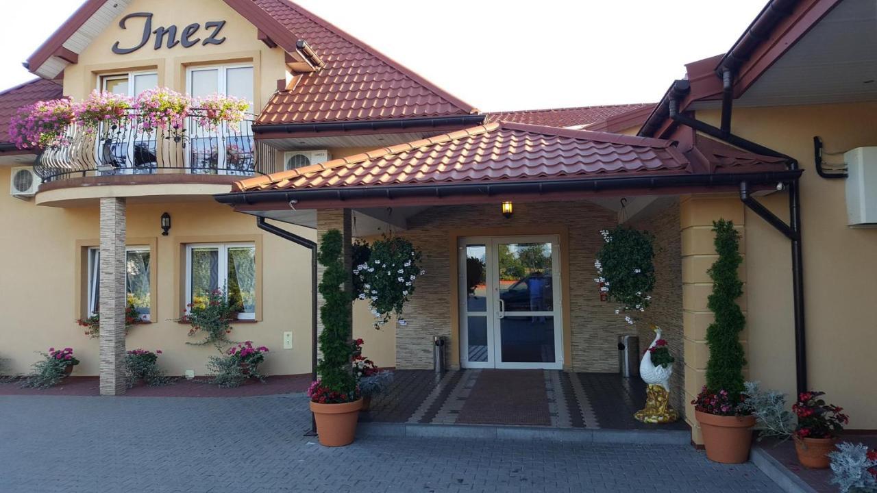 Inez Aparthotel Lelice Exterior photo