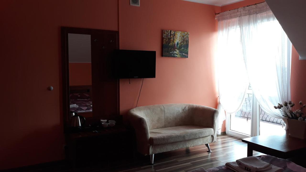 Inez Aparthotel Lelice Exterior photo